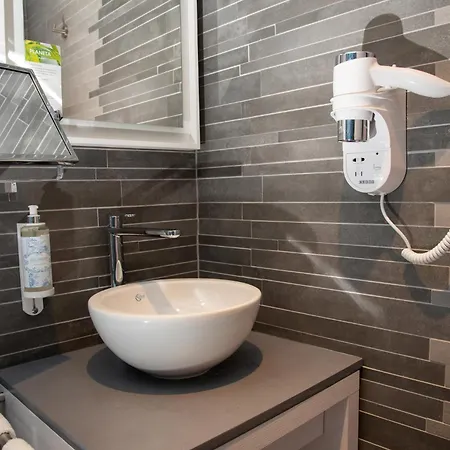 Be Poet Baixa 3* Lizbona